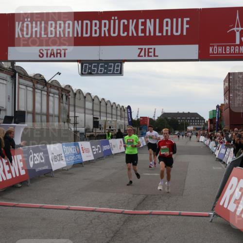 03.10.2025 - Köhlbrandbrückenlauf Julia Fischer http://msf.ph/oto/9024693 03.10.2025 15:56:38 Ziel 7092, 7166, 8782, 9182 meine-sportfotos.de