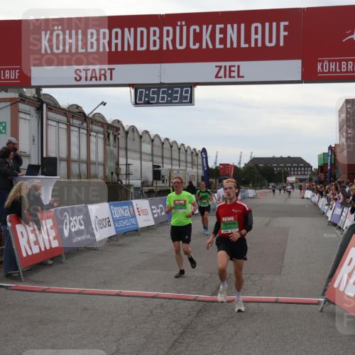 03.10.2025 - Köhlbrandbrückenlauf Julia Fischer http://msf.ph/oto/9024700 03.10.2025 15:56:39 Ziel 7092, 7166, 8782, 9182 meine-sportfotos.de
