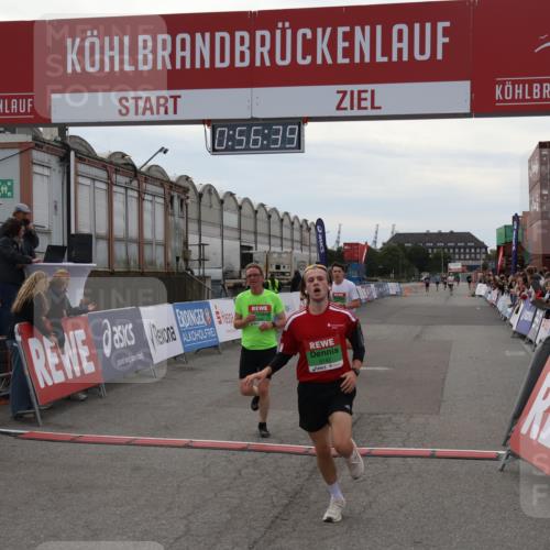 03.10.2025 - Köhlbrandbrückenlauf Julia Fischer http://msf.ph/oto/9024706 03.10.2025 15:56:39 Ziel 7092, 7166, 8782, 9182 meine-sportfotos.de