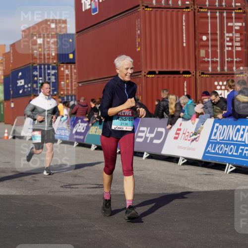 03.10.2025 - Köhlbrandbrückenlauf Michael Burmester http://msf.ph/oto/9024719 03.10.2025 10:27:24 Ziel 1914, 2136, 2192, 2352, 3230 meine-sportfotos.de