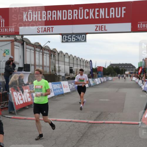 03.10.2025 - Köhlbrandbrückenlauf Julia Fischer http://msf.ph/oto/9024720 03.10.2025 15:56:40 Ziel 7092, 7166, 8782, 9182 meine-sportfotos.de