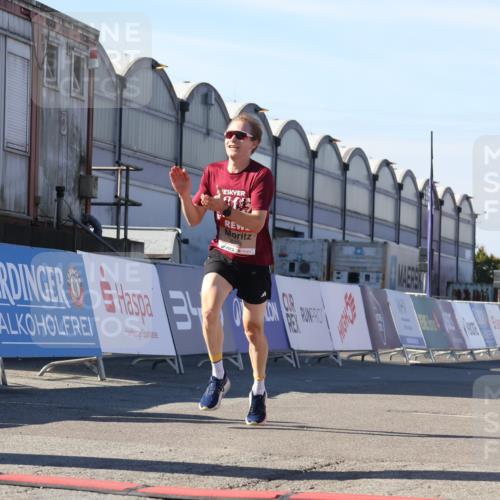 03.10.2025 - Köhlbrandbrückenlauf Luisa Fischer http://msf.ph/oto/9024723 03.10.2025 12:53:13 Ziel 4142, 5786, 6333 meine-sportfotos.de