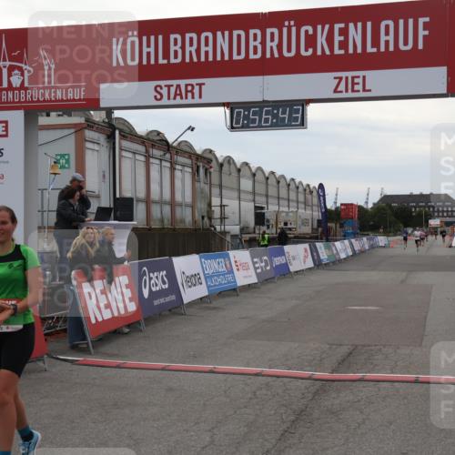 03.10.2025 - Köhlbrandbrückenlauf Julia Fischer http://msf.ph/oto/9024749 03.10.2025 15:56:43 Ziel 7092, 7166, 8782, 9182 meine-sportfotos.de