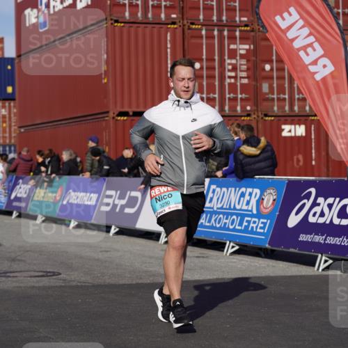 03.10.2025 - Köhlbrandbrückenlauf Michael Burmester http://msf.ph/oto/9024753 03.10.2025 10:27:26 Ziel 1914, 2059, 2136, 2162, 2192, 2237, 2352, 3230, 3346 meine-sportfotos.de