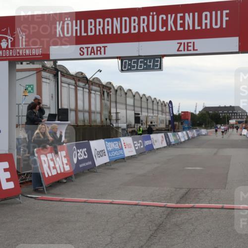 03.10.2025 - Köhlbrandbrückenlauf Julia Fischer http://msf.ph/oto/9024755 03.10.2025 15:56:43 Ziel 7092, 7166, 8782, 9182 meine-sportfotos.de