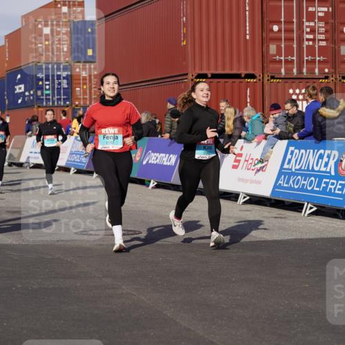 03.10.2025 - Köhlbrandbrückenlauf Michael Burmester http://msf.ph/oto/9024798 03.10.2025 10:27:29 Ziel 1472, 1914, 2059, 2162, 2166, 2192, 2237, 2352, 3230, 3346, 3429, 3451, 3452, 3626, 3739 meine-sportfotos.de