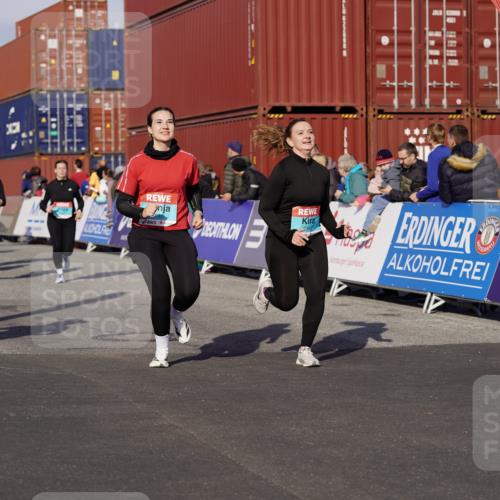 03.10.2025 - Köhlbrandbrückenlauf Michael Burmester http://msf.ph/oto/9024805 03.10.2025 10:27:30 Ziel 1472, 1914, 2059, 2162, 2166, 2192, 2237, 2352, 3230, 3346, 3429, 3451, 3452, 3626, 3739 meine-sportfotos.de