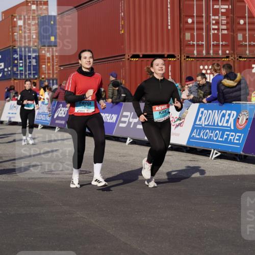 03.10.2025 - Köhlbrandbrückenlauf Michael Burmester http://msf.ph/oto/9024812 03.10.2025 10:27:30 Ziel 1472, 1914, 2059, 2162, 2166, 2192, 2237, 2352, 3230, 3346, 3429, 3451, 3452, 3626, 3739 meine-sportfotos.de