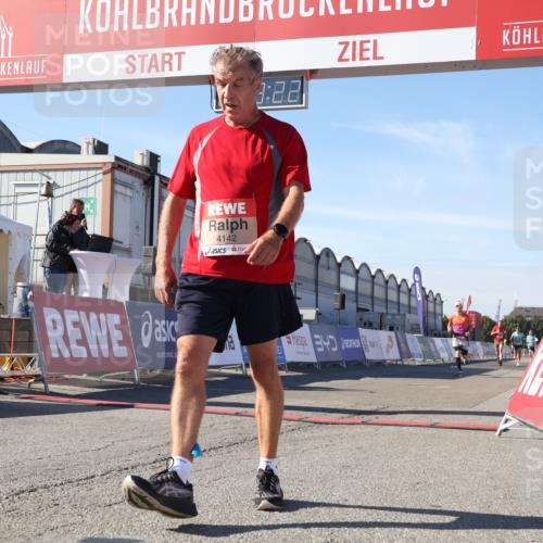 03.10.2025 - Köhlbrandbrückenlauf Luisa Fischer http://msf.ph/oto/9024828 03.10.2025 12:53:21 Ziel 4029, 4142, 5786, 6333 meine-sportfotos.de