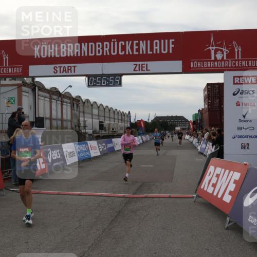 03.10.2025 - Köhlbrandbrückenlauf Julia Fischer http://msf.ph/oto/9024831 03.10.2025 15:56:59 Ziel 7882, 9226, 9664, 9665 meine-sportfotos.de