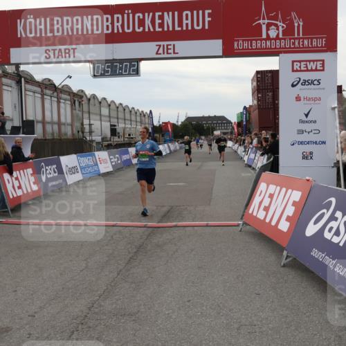 03.10.2025 - Köhlbrandbrückenlauf Julia Fischer http://msf.ph/oto/9024854 03.10.2025 15:57:03 Ziel 7041, 7882, 9226, 9664, 9665, 9751 meine-sportfotos.de