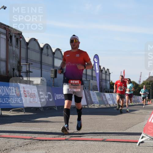 03.10.2025 - Köhlbrandbrückenlauf Luisa Fischer http://msf.ph/oto/9024856 03.10.2025 12:53:24 Ziel 4029, 4142, 5786, 6241, 6333, 6656, 6804 meine-sportfotos.de