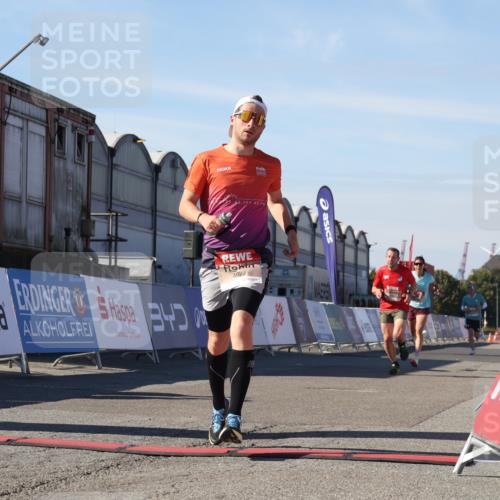 03.10.2025 - Köhlbrandbrückenlauf Luisa Fischer http://msf.ph/oto/9024861 03.10.2025 12:53:25 Ziel 4029, 4142, 5786, 6241, 6656, 6804 meine-sportfotos.de