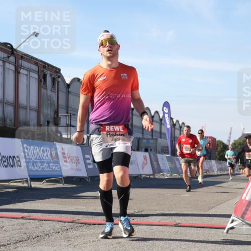 03.10.2025 - Köhlbrandbrückenlauf Luisa Fischer http://msf.ph/oto/9024873 03.10.2025 12:53:25 Ziel 4029, 4142, 5786, 6241, 6656, 6804 meine-sportfotos.de