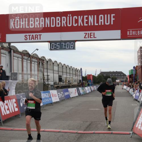 03.10.2025 - Köhlbrandbrückenlauf Julia Fischer http://msf.ph/oto/9024882 03.10.2025 15:57:08 Ziel 7041, 7593, 7618, 7882, 9226, 9665, 9751 meine-sportfotos.de
