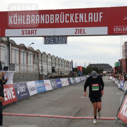 03.10.2025 - Köhlbrandbrückenlauf Julia Fischer http://msf.ph/oto/9024889 03.10.2025 15:57:08 Ziel 7041, 7593, 7618, 7882, 9226, 9665, 9751 meine-sportfotos.de