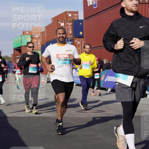 03.10.2025 - Köhlbrandbrückenlauf Michael Burmester http://msf.ph/oto/9024895 03.10.2025 10:27:34 Ziel 1472, 2059, 2086, 2162, 2166, 2192, 2237, 2352, 3346, 3429, 3451, 3452, 3626, 3739 meine-sportfotos.de