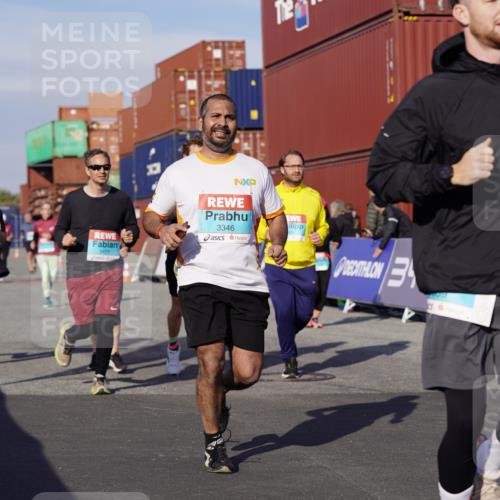 03.10.2025 - Köhlbrandbrückenlauf Michael Burmester http://msf.ph/oto/9024907 03.10.2025 10:27:35 Ziel 1472, 1759, 2059, 2086, 2162, 2166, 2192, 2237, 2352, 3346, 3429, 3451, 3452, 3626, 3739 meine-sportfotos.de