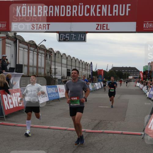 03.10.2025 - Köhlbrandbrückenlauf Julia Fischer http://msf.ph/oto/9024916 03.10.2025 15:57:14 Ziel 7041, 7107, 7593, 7618, 9032, 9751 meine-sportfotos.de