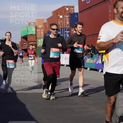 03.10.2025 - Köhlbrandbrückenlauf Michael Burmester http://msf.ph/oto/9024921 03.10.2025 10:27:35 Ziel 1472, 1759, 2059, 2086, 2162, 2166, 2192, 2237, 2352, 3346, 3429, 3451, 3452, 3626, 3739 meine-sportfotos.de