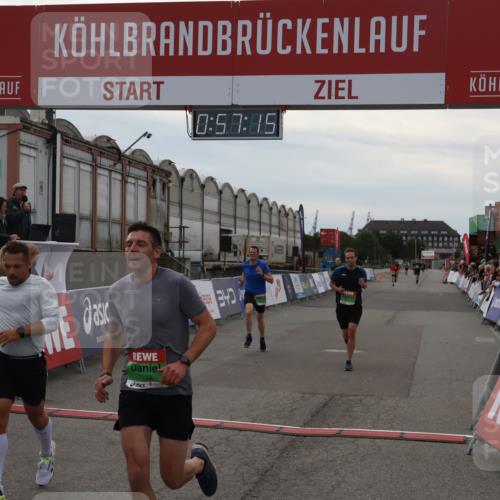 03.10.2025 - Köhlbrandbrückenlauf Julia Fischer http://msf.ph/oto/9024925 03.10.2025 15:57:15 Ziel 7041, 7107, 7593, 7618, 9032, 9087, 9751 meine-sportfotos.de
