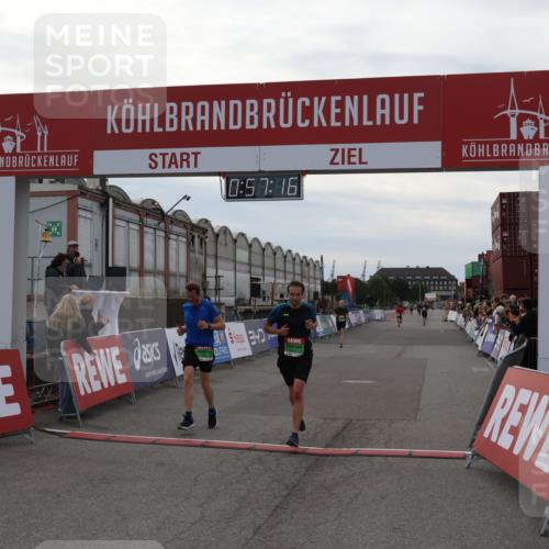 03.10.2025 - Köhlbrandbrückenlauf Julia Fischer http://msf.ph/oto/9024930 03.10.2025 15:57:16 Ziel 7041, 7107, 7593, 7618, 9032, 9087, 9751 meine-sportfotos.de
