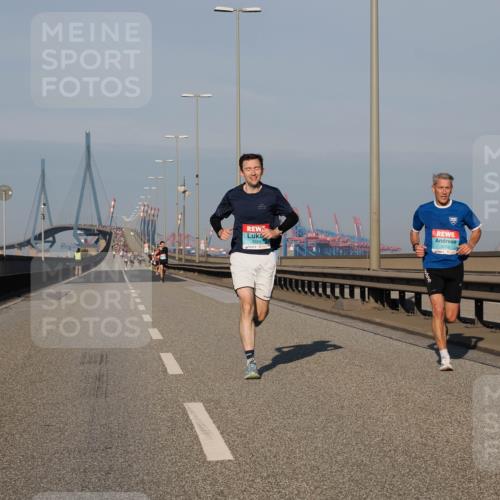 03.10.2025 - Köhlbrandbrückenlauf Fabian Wolf http://msf.ph/oto/9024934 03.10.2025 09:41:00 Position 3 3078 meine-sportfotos.de