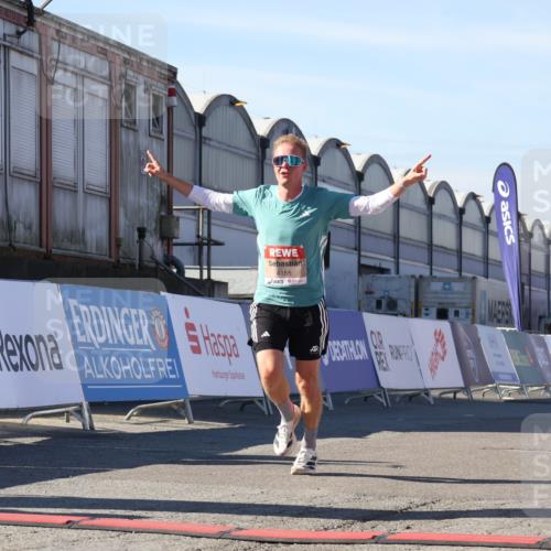 03.10.2025 - Köhlbrandbrückenlauf Luisa Fischer http://msf.ph/oto/9024938 03.10.2025 12:53:32 Ziel 4029, 4155, 6241, 6656, 6804 meine-sportfotos.de