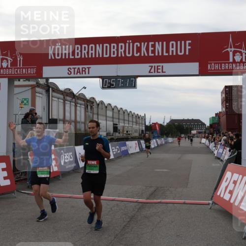 03.10.2025 - Köhlbrandbrückenlauf Julia Fischer http://msf.ph/oto/9024942 03.10.2025 15:57:17 Ziel 7041, 7107, 7593, 7618, 9032, 9087, 9751 meine-sportfotos.de