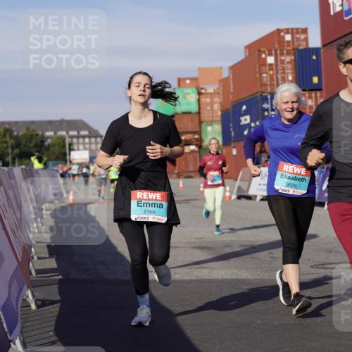 03.10.2025 - Köhlbrandbrückenlauf Michael Burmester http://msf.ph/oto/9024946 03.10.2025 10:27:36 Ziel 1472, 1759, 2059, 2086, 2162, 2166, 2192, 2237, 2352, 3346, 3429, 3451, 3452, 3626, 3739 meine-sportfotos.de