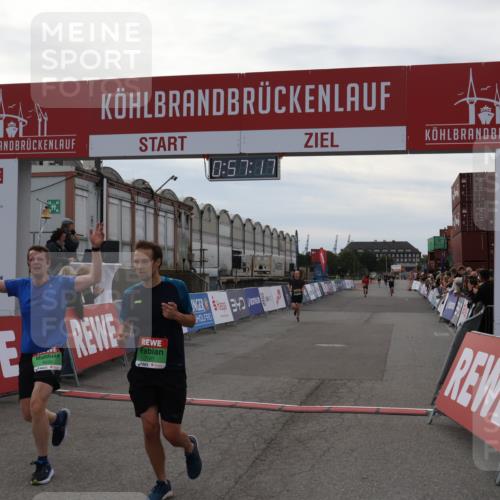 03.10.2025 - Köhlbrandbrückenlauf Julia Fischer http://msf.ph/oto/9024947 03.10.2025 15:57:17 Ziel 7041, 7107, 7593, 7618, 9032, 9087, 9751 meine-sportfotos.de