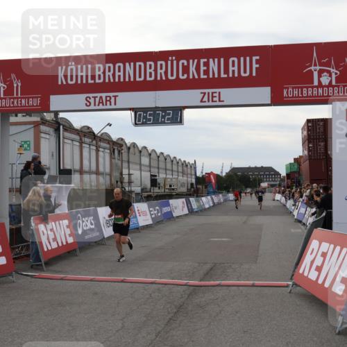 03.10.2025 - Köhlbrandbrückenlauf Julia Fischer http://msf.ph/oto/9024963 03.10.2025 15:57:21 Ziel 7107, 7593, 7618, 9032, 9087 meine-sportfotos.de