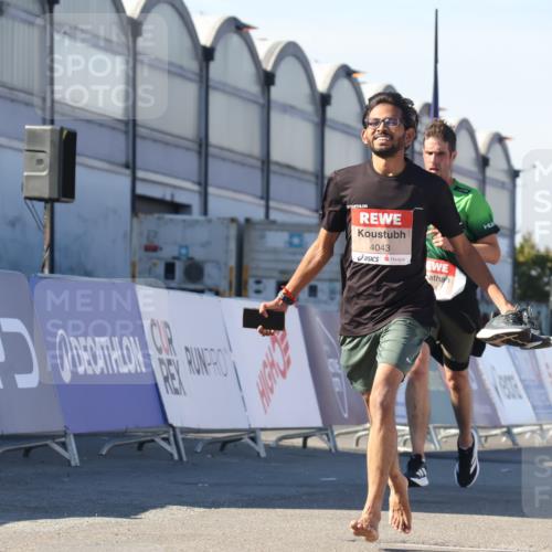 03.10.2025 - Köhlbrandbrückenlauf Luisa Fischer http://msf.ph/oto/9024966 03.10.2025 12:53:38 Ziel 4043, 4155, 6241, 6624, 6656, 6804 meine-sportfotos.de