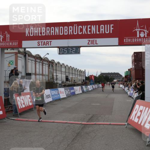 03.10.2025 - Köhlbrandbrückenlauf Julia Fischer http://msf.ph/oto/9024971 03.10.2025 15:57:22 Ziel 7107, 7593, 7618, 9032, 9087, 9668 meine-sportfotos.de