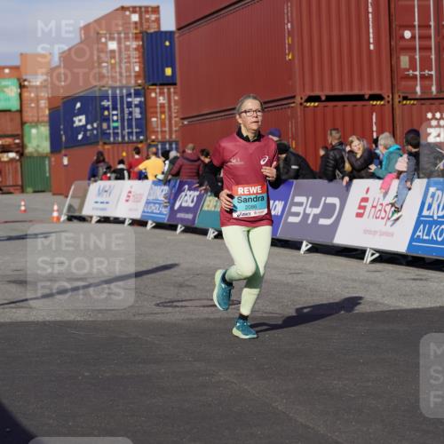 03.10.2025 - Köhlbrandbrückenlauf Michael Burmester http://msf.ph/oto/9024984 03.10.2025 10:27:39 Ziel 1004, 1342, 1472, 1759, 1993, 2086, 2166, 3429, 3451, 3452, 3626, 3739 meine-sportfotos.de