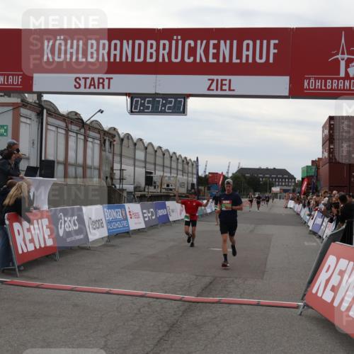 03.10.2025 - Köhlbrandbrückenlauf Julia Fischer http://msf.ph/oto/9024985 03.10.2025 15:57:28 Ziel 7261, 7535, 9087, 9668 meine-sportfotos.de