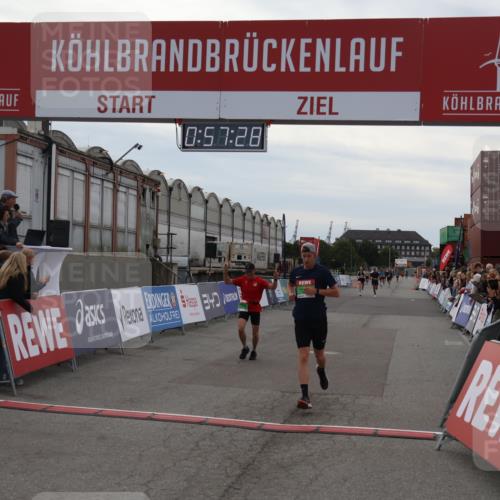 03.10.2025 - Köhlbrandbrückenlauf Julia Fischer http://msf.ph/oto/9024997 03.10.2025 15:57:28 Ziel 7261, 7535, 9087, 9668 meine-sportfotos.de