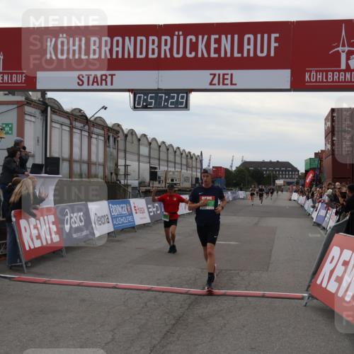 03.10.2025 - Köhlbrandbrückenlauf Julia Fischer http://msf.ph/oto/9025000 03.10.2025 15:57:29 Ziel 7261, 7535, 9087, 9668 meine-sportfotos.de