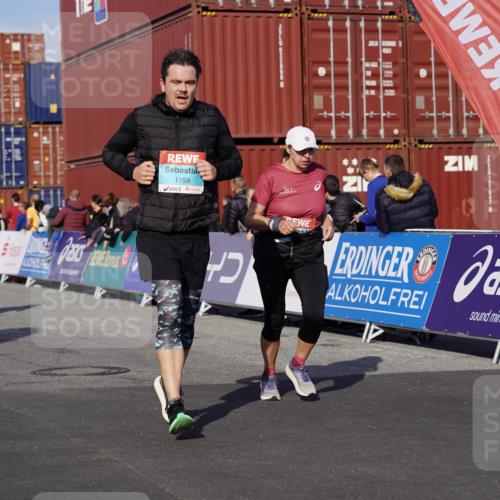 03.10.2025 - Köhlbrandbrückenlauf Michael Burmester http://msf.ph/oto/9025036 03.10.2025 10:27:45 Ziel 1004, 1342, 1759, 1993, 2525 meine-sportfotos.de