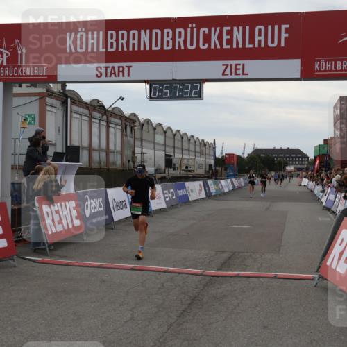 03.10.2025 - Köhlbrandbrückenlauf Julia Fischer http://msf.ph/oto/9025038 03.10.2025 15:57:33 Ziel 7261, 7535, 9177, 9178, 9668 meine-sportfotos.de
