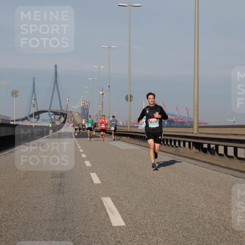 03.10.2025 - Köhlbrandbrückenlauf Fabian Wolf http://msf.ph/oto/9025039 03.10.2025 09:41:14 Position 3  meine-sportfotos.de