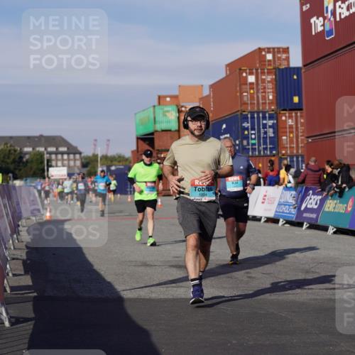 03.10.2025 - Köhlbrandbrückenlauf Michael Burmester http://msf.ph/oto/9025041 03.10.2025 10:27:46 Ziel 1004, 1342, 1759, 1993, 2525 meine-sportfotos.de