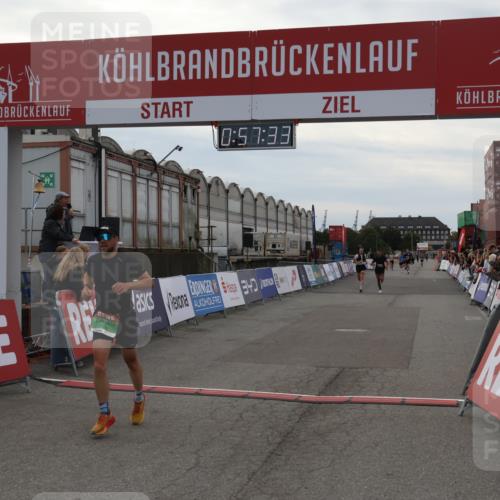 03.10.2025 - Köhlbrandbrückenlauf Julia Fischer http://msf.ph/oto/9025048 03.10.2025 15:57:34 Ziel 7261, 7535, 9177, 9178, 9668 meine-sportfotos.de