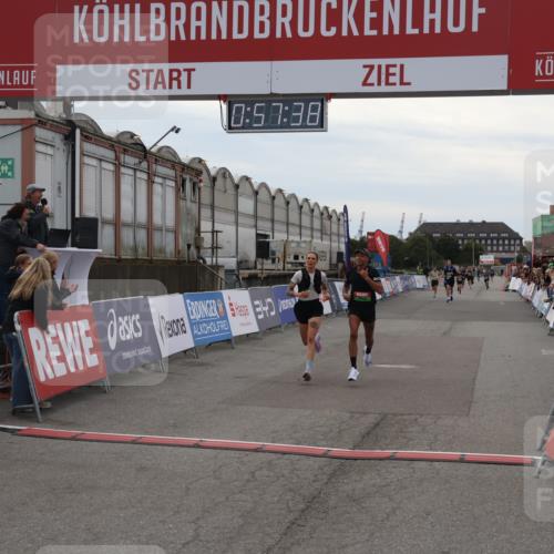 03.10.2025 - Köhlbrandbrückenlauf Julia Fischer http://msf.ph/oto/9025053 03.10.2025 15:57:38 Ziel 7261, 7535, 9177, 9178, 9668 meine-sportfotos.de