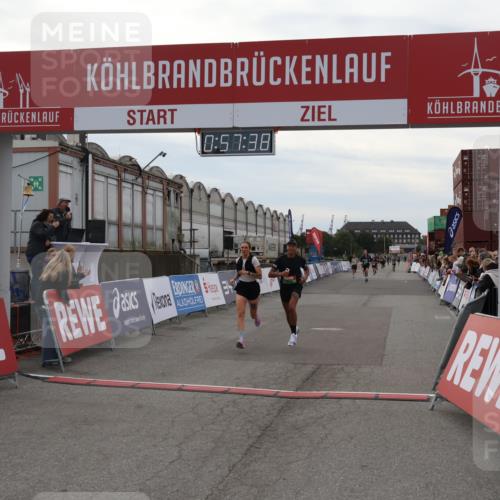 03.10.2025 - Köhlbrandbrückenlauf Julia Fischer http://msf.ph/oto/9025057 03.10.2025 15:57:38 Ziel 7261, 7535, 9177, 9178, 9668 meine-sportfotos.de