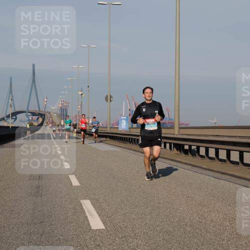03.10.2025 - Köhlbrandbrückenlauf Fabian Wolf http://msf.ph/oto/9025061 03.10.2025 09:41:14 Position 3 1061 meine-sportfotos.de
