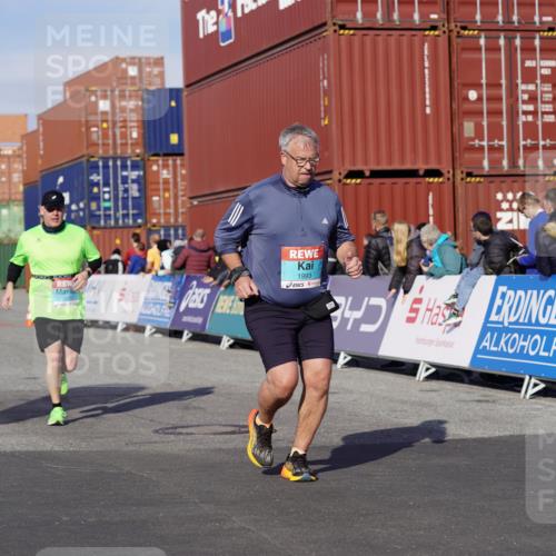 03.10.2025 - Köhlbrandbrückenlauf Michael Burmester http://msf.ph/oto/9025067 03.10.2025 10:27:49 Ziel 1004, 1342, 1993, 2525, 3393 meine-sportfotos.de