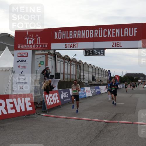 03.10.2025 - Köhlbrandbrückenlauf Julia Fischer http://msf.ph/oto/9025080 03.10.2025 15:57:46 Ziel 7082, 7274, 8916, 9177, 9178 meine-sportfotos.de