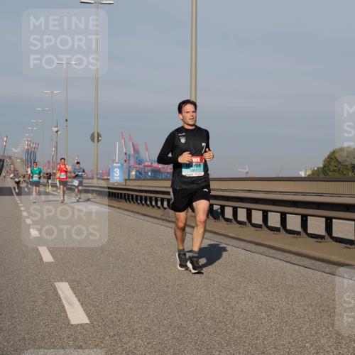 03.10.2025 - Köhlbrandbrückenlauf Fabian Wolf http://msf.ph/oto/9025081 03.10.2025 09:41:15 Position 3 3, 1061 meine-sportfotos.de