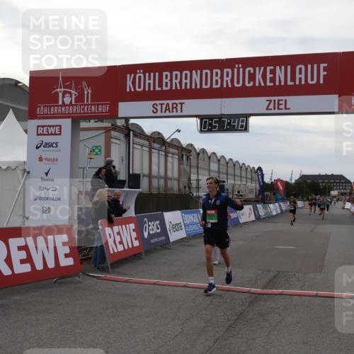 03.10.2025 - Köhlbrandbrückenlauf Julia Fischer http://msf.ph/oto/9025097 03.10.2025 15:57:48 Ziel 7082, 7127, 7274, 7570, 8916, 9177, 9178 meine-sportfotos.de